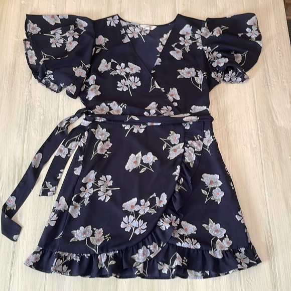 JACK BY BB DAKOTA Let’s Wrap Sapphire Blue Floral Short Sleeve Dress Size Large - Picture 2 of 16